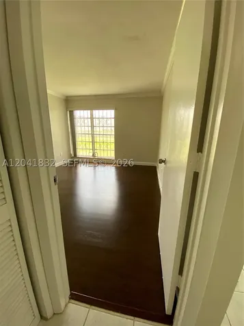 9280 Fontainebleau Bl Miami FL 33172