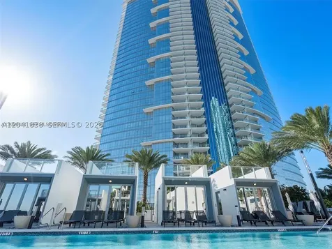 851 NE 1st Avenue Miami FL 33132
