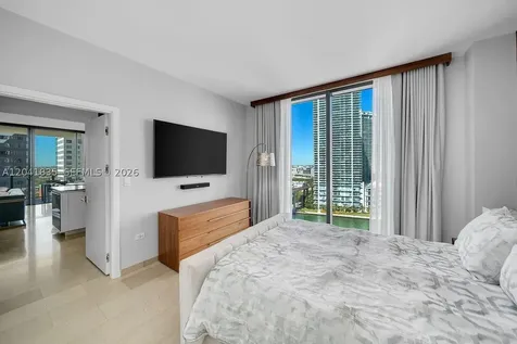 88 SW 7th Street Miami FL 33130