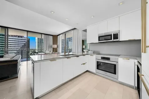 88 SW 7th Street Miami FL 33130