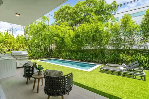 2225 SW 18th Avenue Miami FL 33145