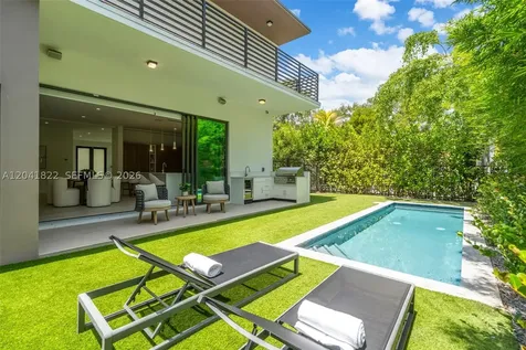 2225 SW 18th Avenue Miami FL 33145
