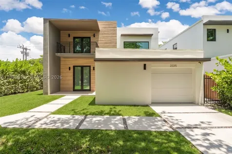 2225 SW 18th Avenue Miami FL 33145