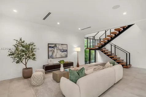 2225 SW 18th Avenue Miami FL 33145