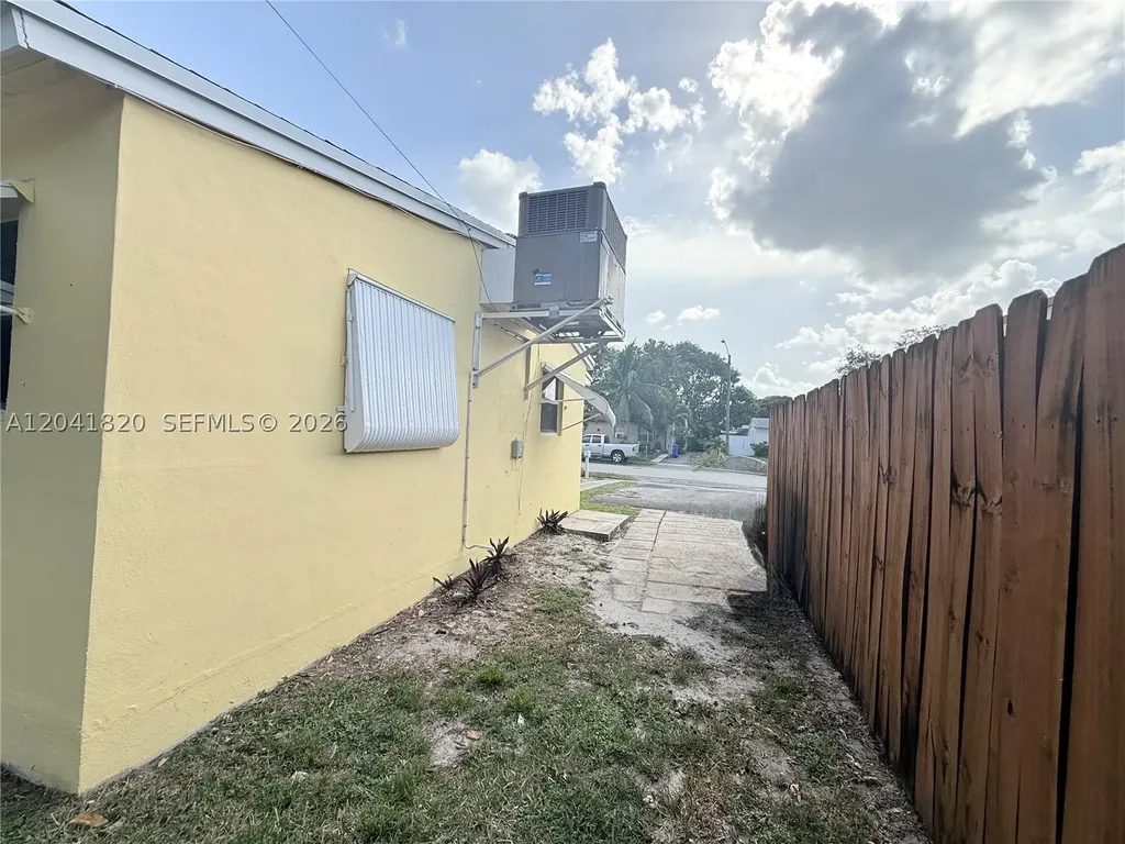 1311 N 69th Avenue Hollywood FL 33024