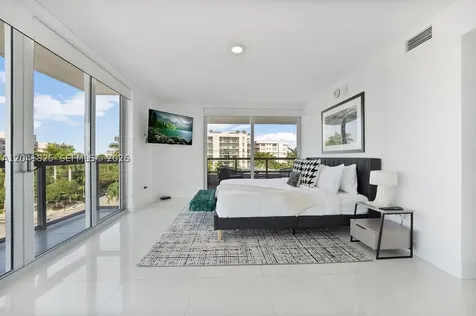 9261 E Bay Harbor Drive Bay Harbor Islands FL 33154