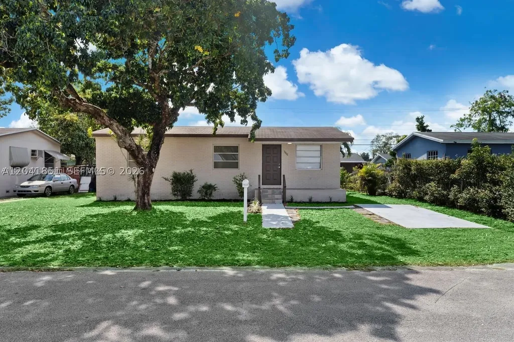 7532 Farragut Street Hollywood FL 33024