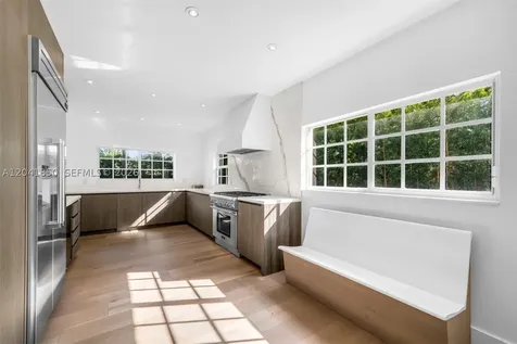 939 W 47th Court Miami Beach FL 33140