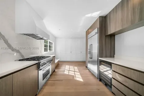 939 W 47th Court Miami Beach FL 33140