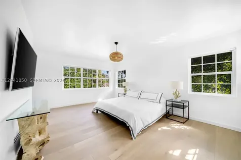 939 W 47th Court Miami Beach FL 33140