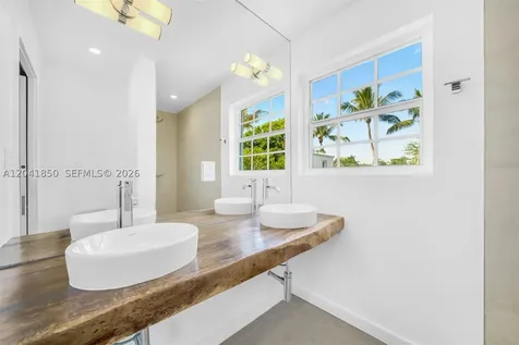 939 W 47th Court Miami Beach FL 33140