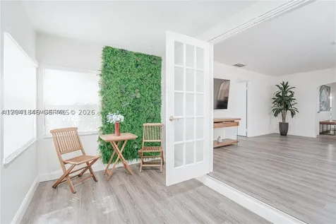 11080 Peachtree Drive Miami FL 33161