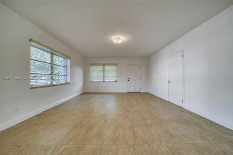 4136 SW 14th Street Miami FL 33134