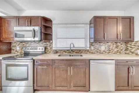 4136 SW 14th Street Miami FL 33134