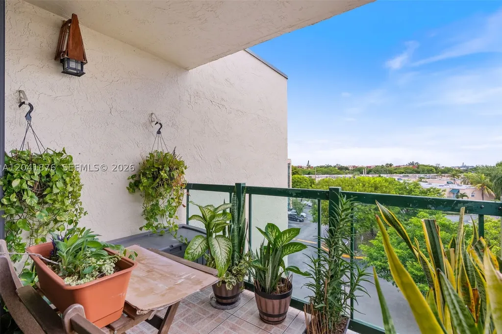 2075 SW 122nd Avenue Miami FL 33175