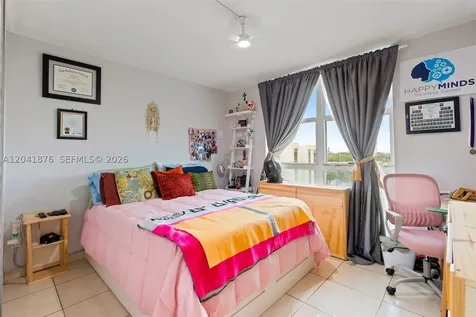 2075 SW 122nd Avenue Miami FL 33175