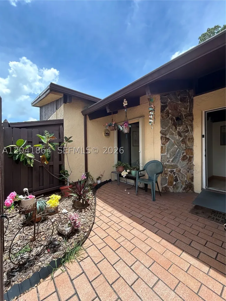 500 Briarwood Circle Hollywood FL 33024