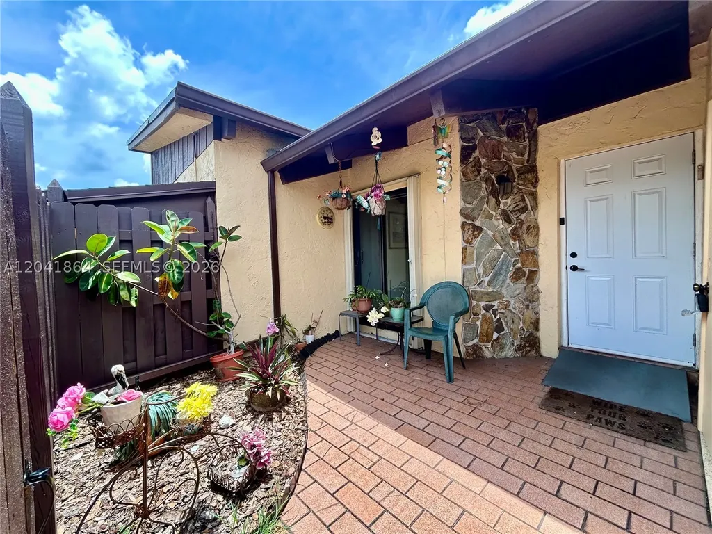 500 Briarwood Circle Hollywood FL 33024