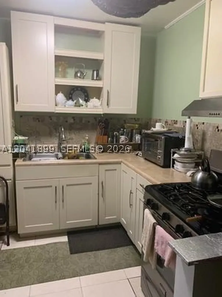 809 NE 140th Street North Miami FL 33161