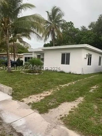 809 NE 140th Street North Miami FL 33161