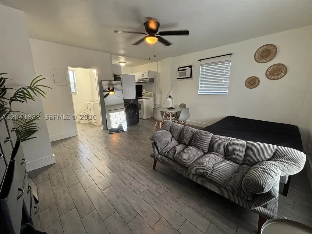 1843 Dewey Street Hollywood FL 33020
