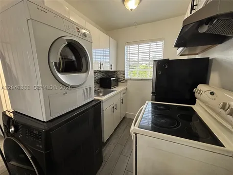 1843 Dewey Street Hollywood FL 33020