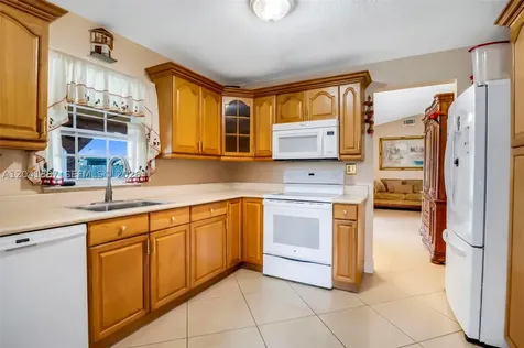 19240 NW 60th Court Hialeah FL 33015