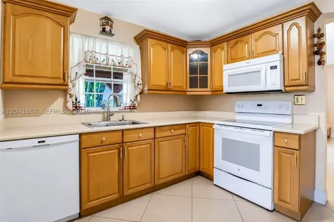 19240 NW 60th Court Hialeah FL 33015