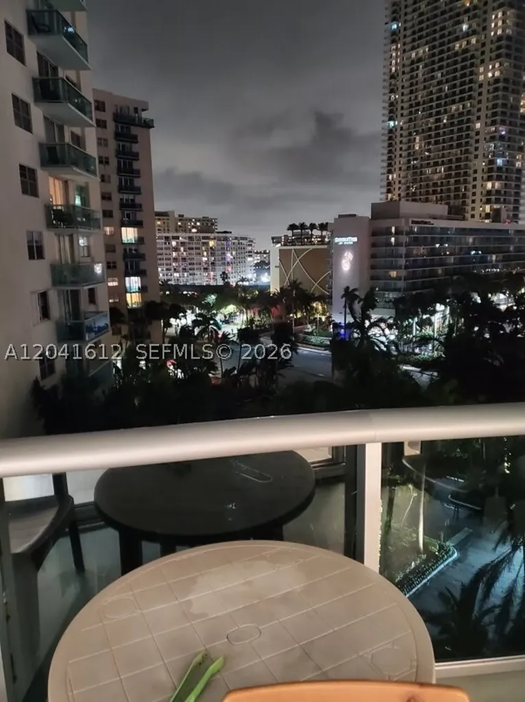 3901 S Ocean Drive Hollywood FL 33019