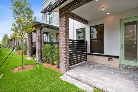 8344 NW 7th Court Plantation FL 33324