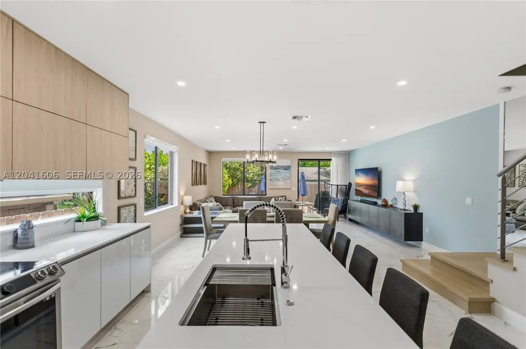 809 SW 10th Street Fort Lauderdale FL 33315