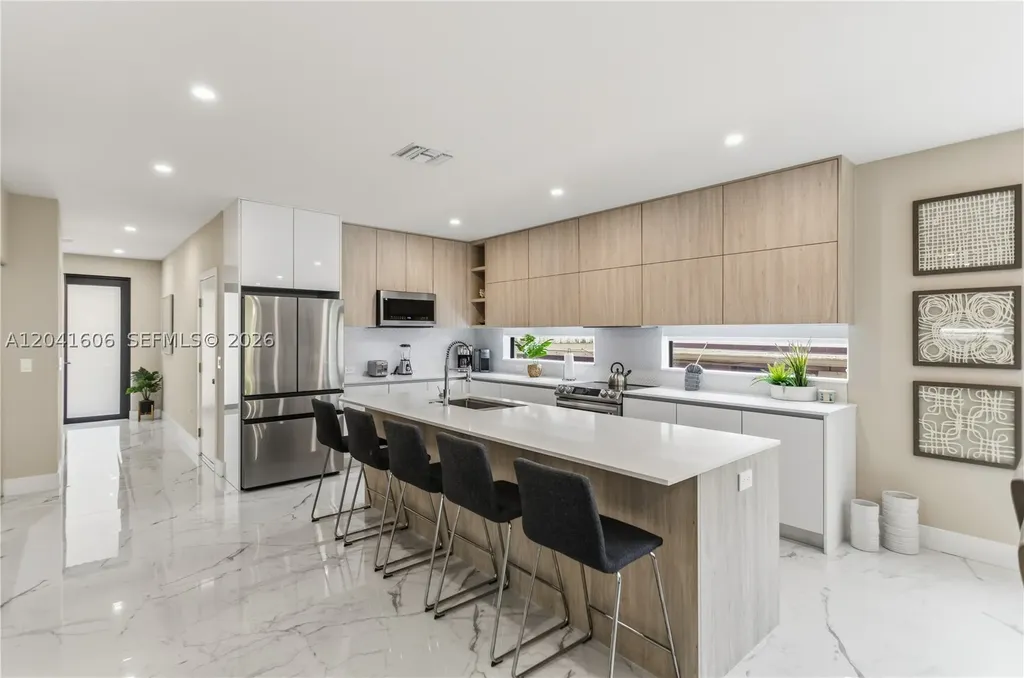 809 SW 10th Street Fort Lauderdale FL 33315