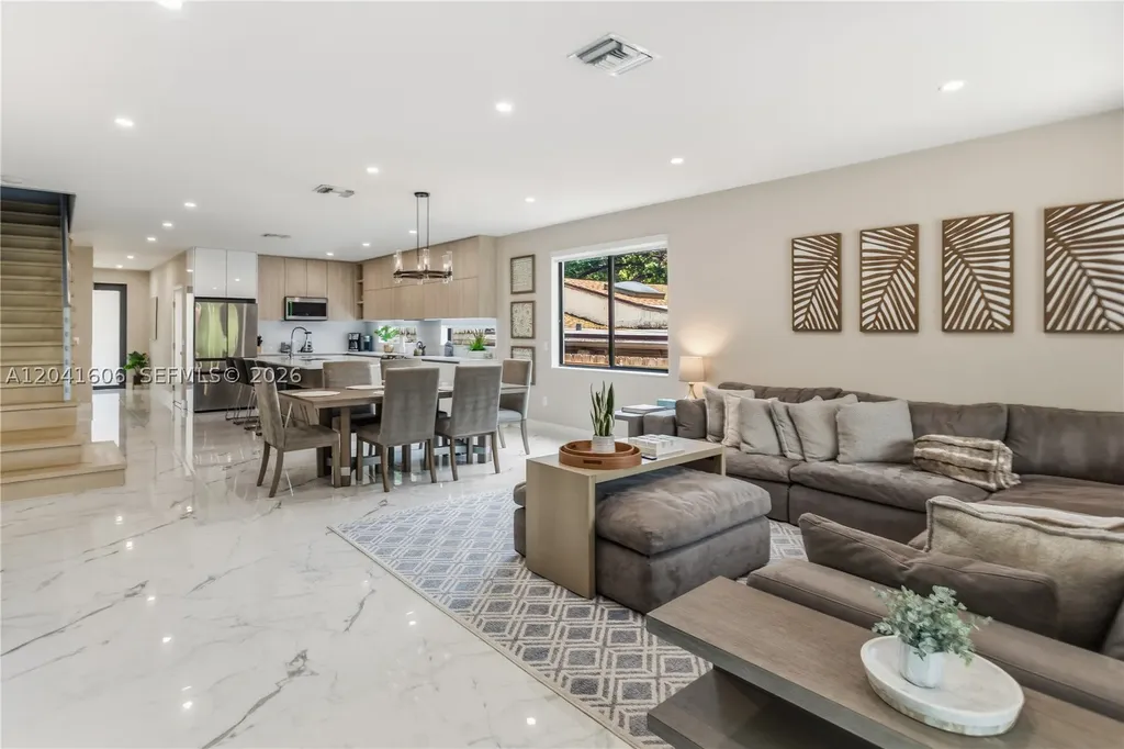 809 SW 10th Street Fort Lauderdale FL 33315