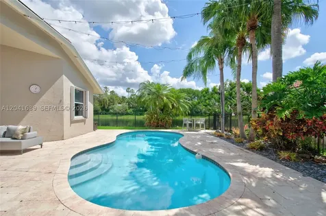 1136 Ginger Circle Weston FL 33326
