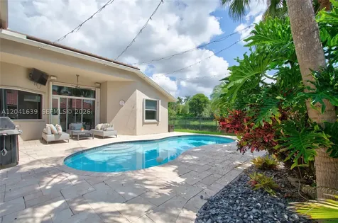 1136 Ginger Circle Weston FL 33326