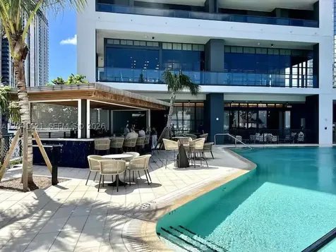 159 NE 6th Street Miami FL 33132