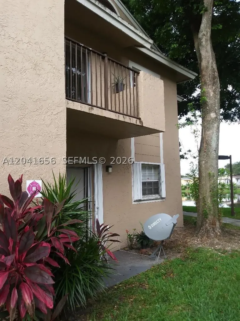1761 NW 96th Terrace Pembroke Pines FL 33024