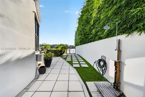 460 W Dilido Drive Miami Beach FL 33139