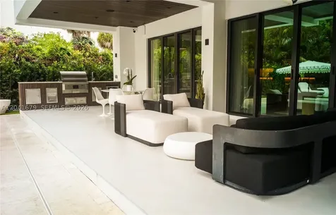 241 NW 46th Street Miami FL 33127