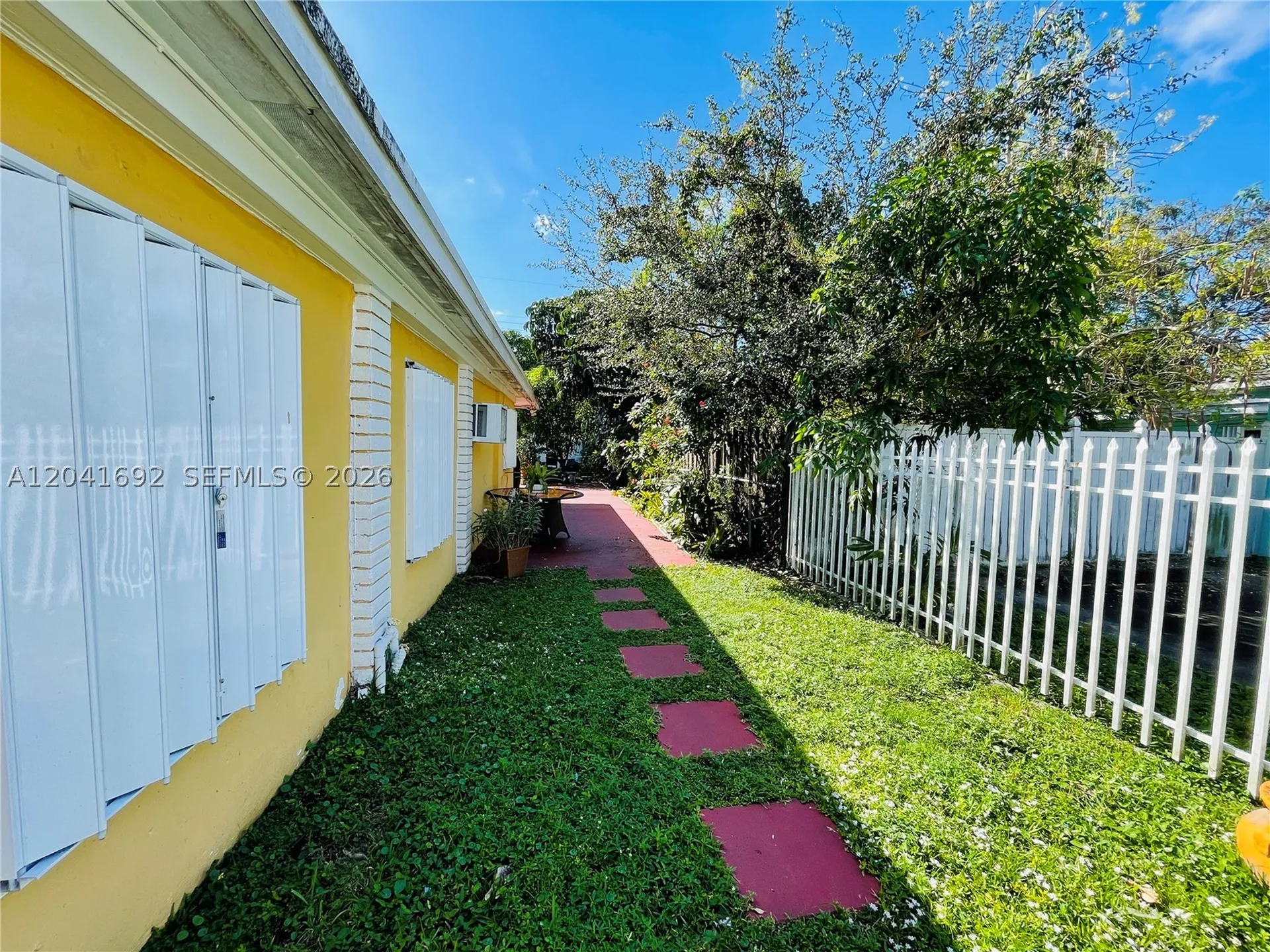 6118 Mayo Street Hollywood FL 33023