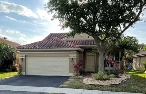805 Falling Water Road Weston FL 33326