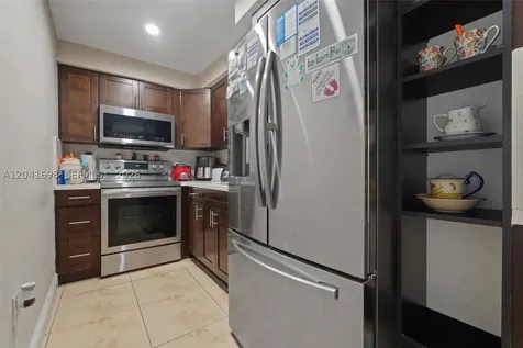 4801 NW 7th Street Miami FL 33126
