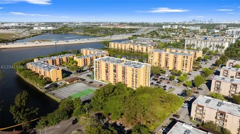 4801 NW 7th Street Miami FL 33126