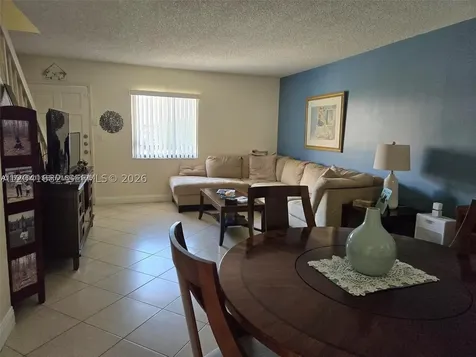 2174 W 60th Street Hialeah FL 33016