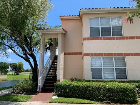 3330 Pinewalk Drive N Margate FL 33063