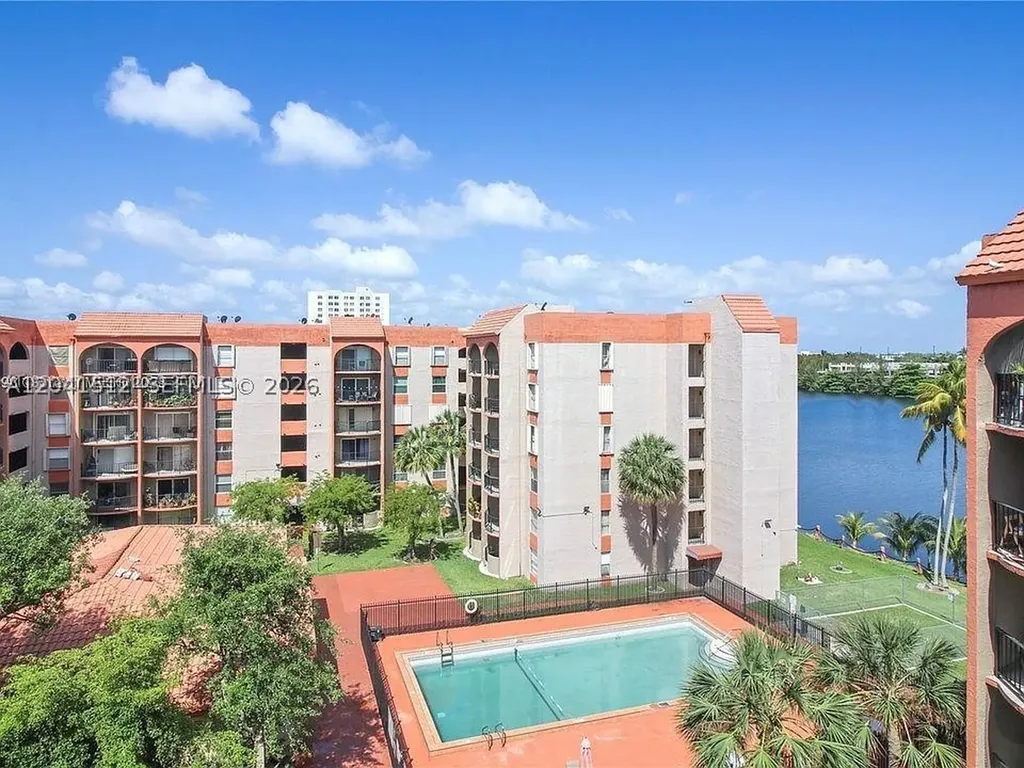 5199 NW 7th Street Miami FL 33126