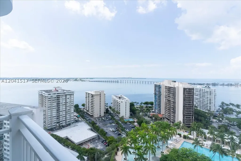 185 SE 14th Terrace Miami FL 33131