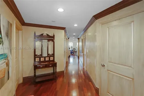 10 Aragon Avenue Coral Gables FL 33134