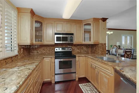 10 Aragon Avenue Coral Gables FL 33134