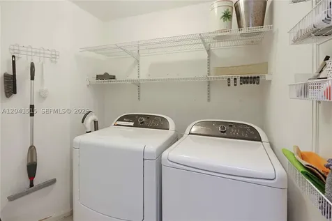 10 Aragon Avenue Coral Gables FL 33134